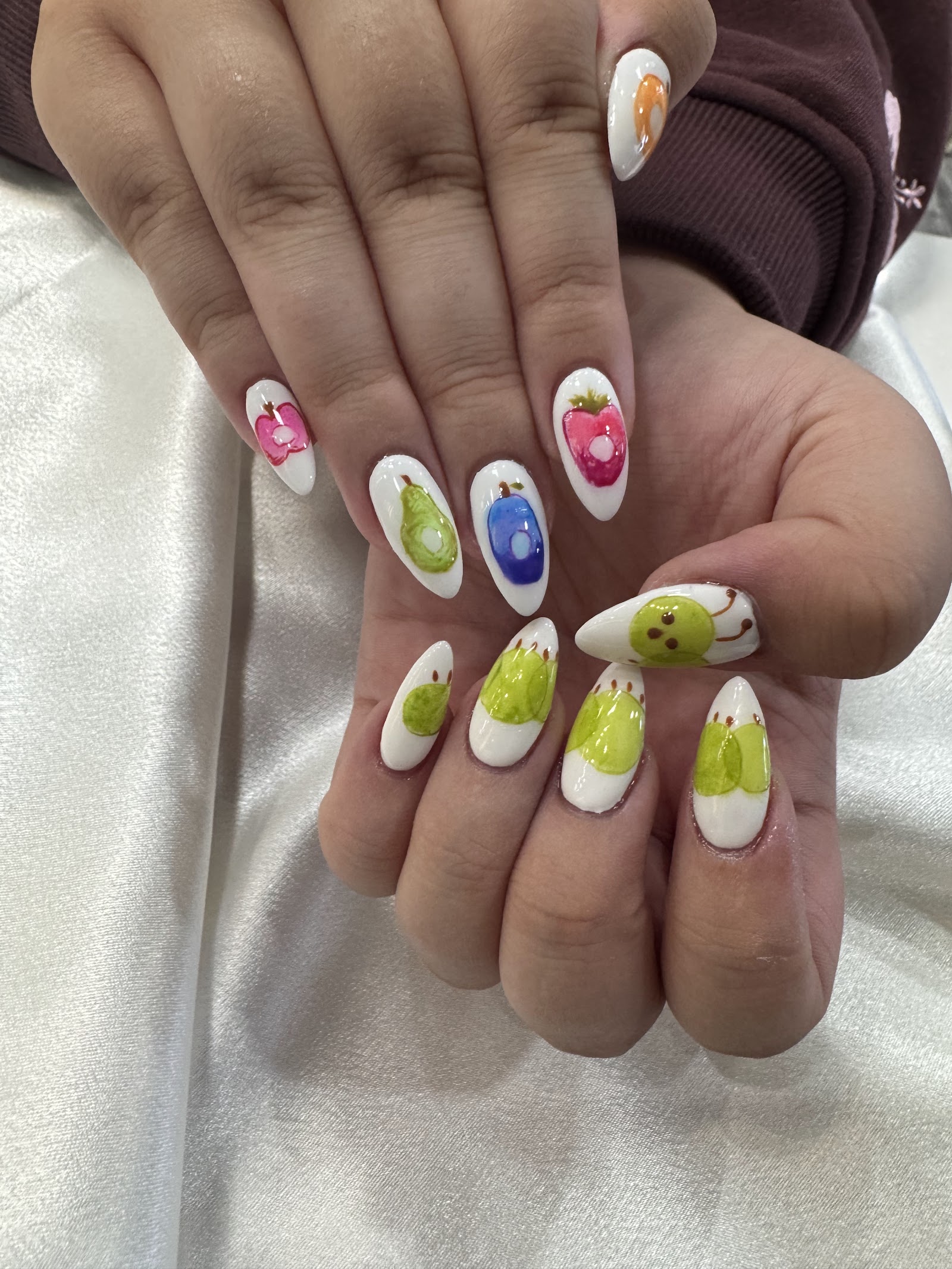 Touch Nails studio logo